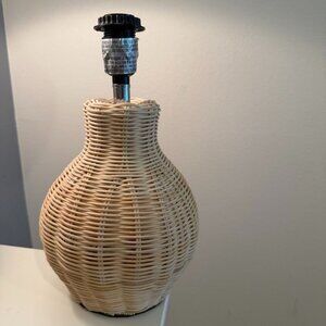 Natural Rattan Weaved Table Lamp